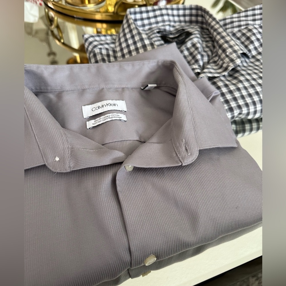 2 Men Button Down Shirts - Picture 4 of 13